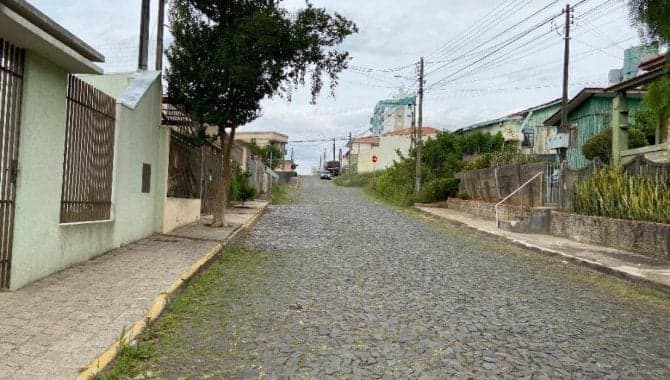 Foto 26 de 33: Casa em leilão em Ponta Grossa - PR — Casa, Padrão, 2 Vaga(S) de Garagem