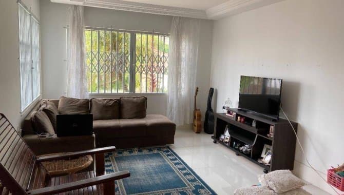 Foto 8 de 33: Casa em leilão em Ponta Grossa - PR — Casa, Padrão, 2 Vaga(S) de Garagem