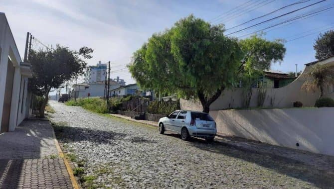 Foto 22 de 33: Casa em leilão em Ponta Grossa - PR — Casa, Padrão, 2 Vaga(S) de Garagem