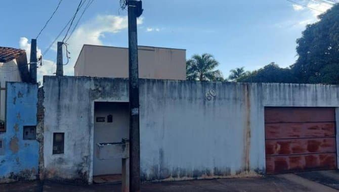 Foto 2 de 14: Casa em leilão em Ituiutaba - MG — Casa, Padrão, 1 Vaga(S) de Garagem