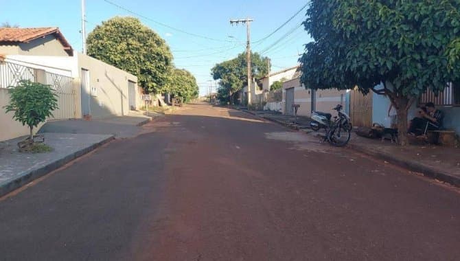 Foto 3 de 14: Casa em leilão em Ituiutaba - MG — Casa, Padrão, 1 Vaga(S) de Garagem