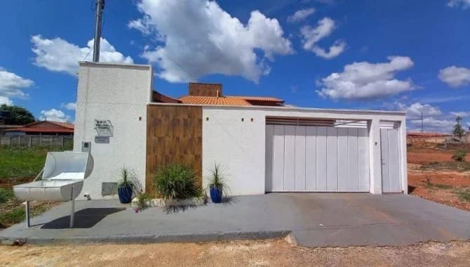 Foto 1 de 11: Casa em leilão em Firminópolis - GO — Casa, Padrão, 1 Vaga(S) de Garagem
