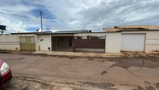 Foto 2 de 27: Casa em leilão em Formosa - GO — Casa, Padrão, 1 Vaga(S) de Garagem