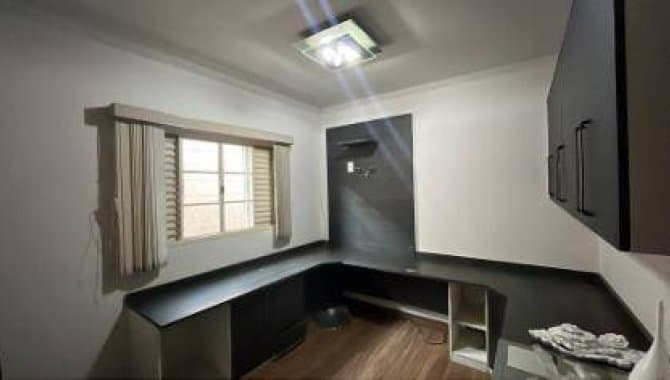 Foto 2 de 18: Casa em leilão em Limeira - SP — Casa, Padrão, 1 Vaga(S) de Garagem