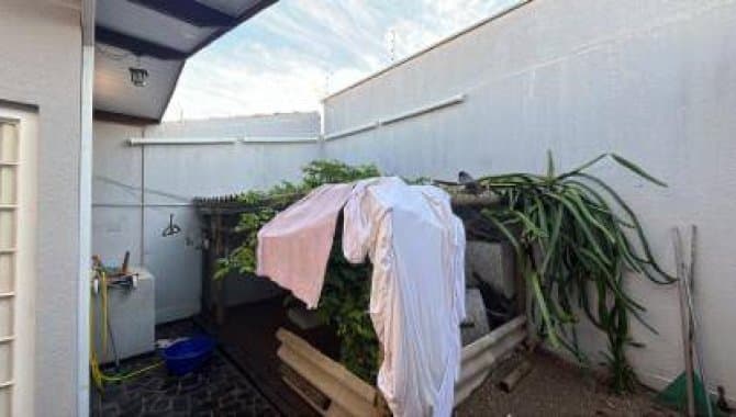 Foto 3 de 18: Casa em leilão em Limeira - SP — Casa, Padrão, 1 Vaga(S) de Garagem