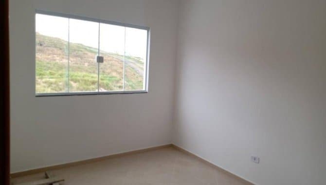 Foto 9 de 17: Casa em leilão em Jacareí - SP — Casa, Padrão, 1 Vaga(S) de Garagem