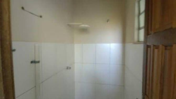 Foto 47 de 121: Casa em leilão em Salvador - BA — Casa, Padrão, 0 Vaga(S) de Garagem