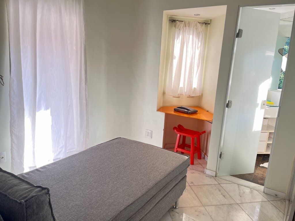 Foto 17 de 22: Apartamento em leilão em Guarujá - SP — Apartamento 182 m² com 02 vagas (próx. à Praia das Pitangueiras) - Barra Funda - Guarujá - SP