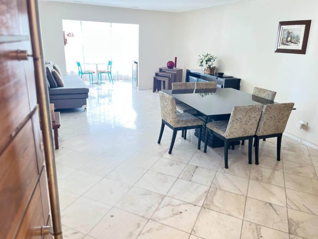Foto 10 de 22: Apartamento em leilão em Guarujá - SP — Apartamento 182 m² com 02 vagas (próx. à Praia das Pitangueiras) - Barra Funda - Guarujá - SP