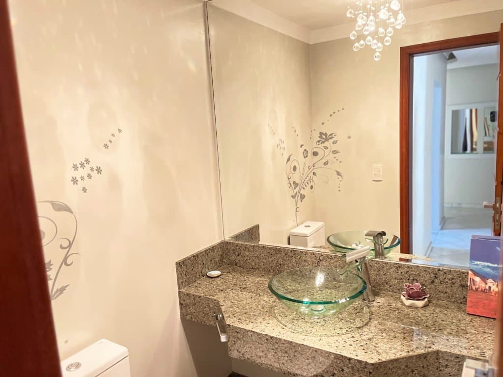 Foto 18 de 22: Apartamento em leilão em Guarujá - SP — Apartamento 182 m² com 02 vagas (próx. à Praia das Pitangueiras) - Barra Funda - Guarujá - SP