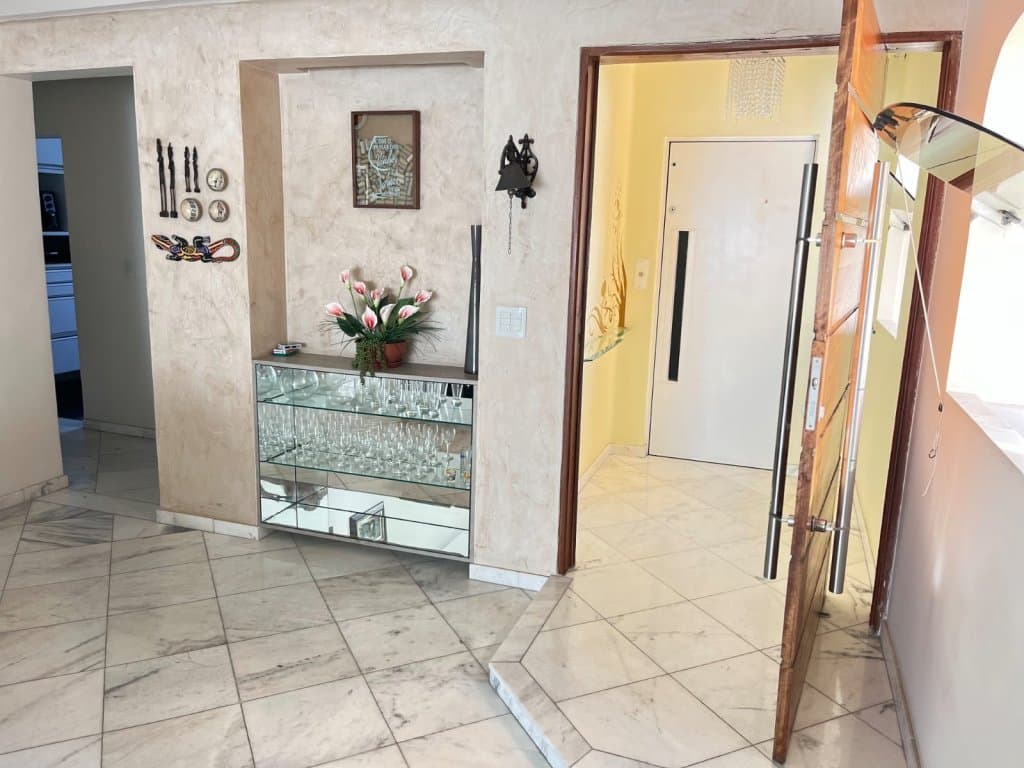 Foto 12 de 22: Apartamento em leilão em Guarujá - SP — Apartamento 182 m² com 02 vagas (próx. à Praia das Pitangueiras) - Barra Funda - Guarujá - SP