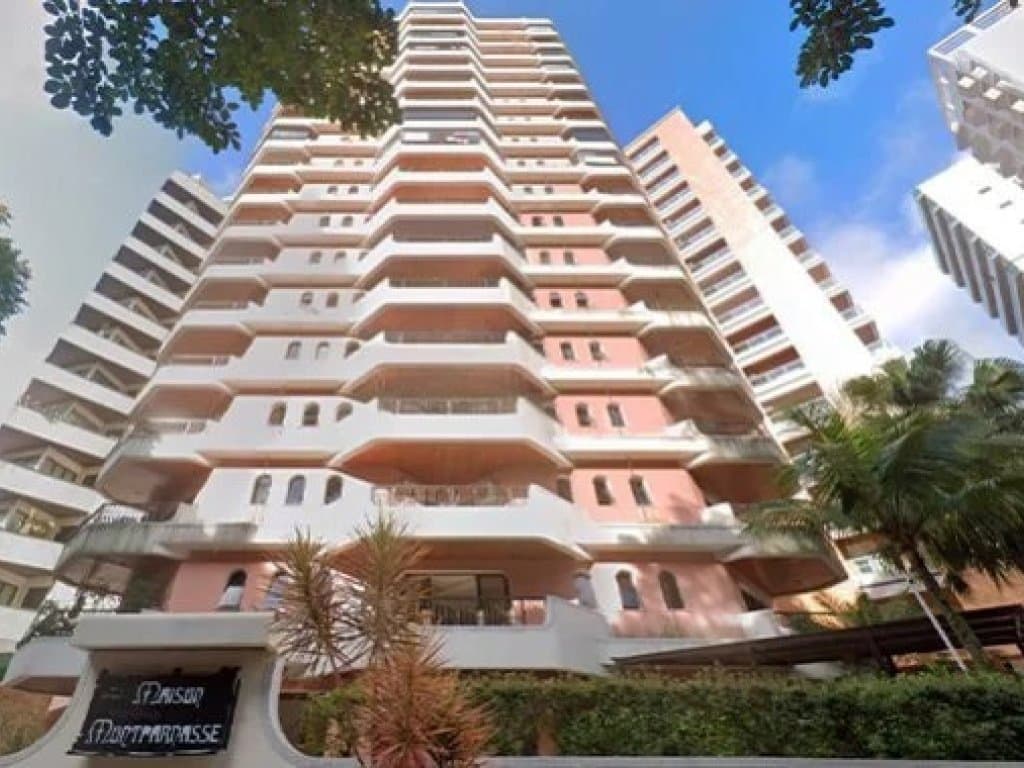 Foto 2 de 22: Apartamento em leilão em Guarujá - SP — Apartamento 182 m² com 02 vagas (próx. à Praia das Pitangueiras) - Barra Funda - Guarujá - SP