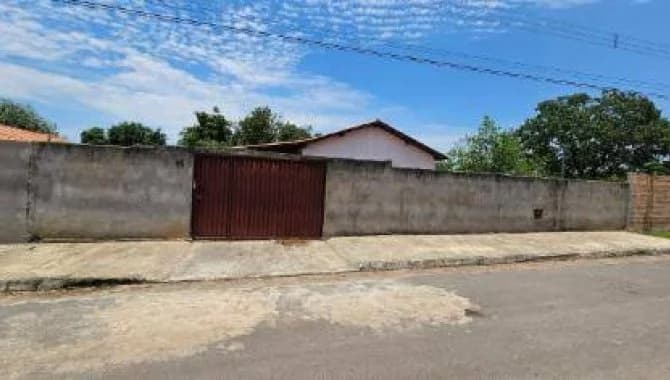 Foto 1 de 17: Casa em leilão em Urucuia - MG — Casa 138 m² - Centro - Urucuia - MG