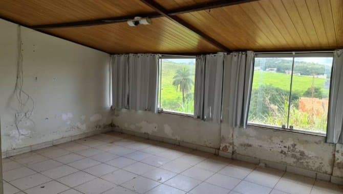 Foto 36 de 71: Casa em leilão em Formiga - MG — Casa 292 m - Esplanada do Castelo - Formiga - MG