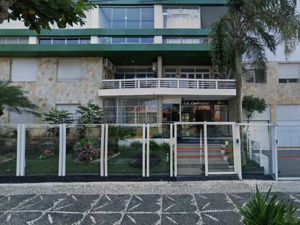 Foto 3 de 4: Apartamento em leilão em Guarujá - SP — Apartamento 178 m² (Condomínio frente à Praia) - Pitangueiras - Guarujá - SP