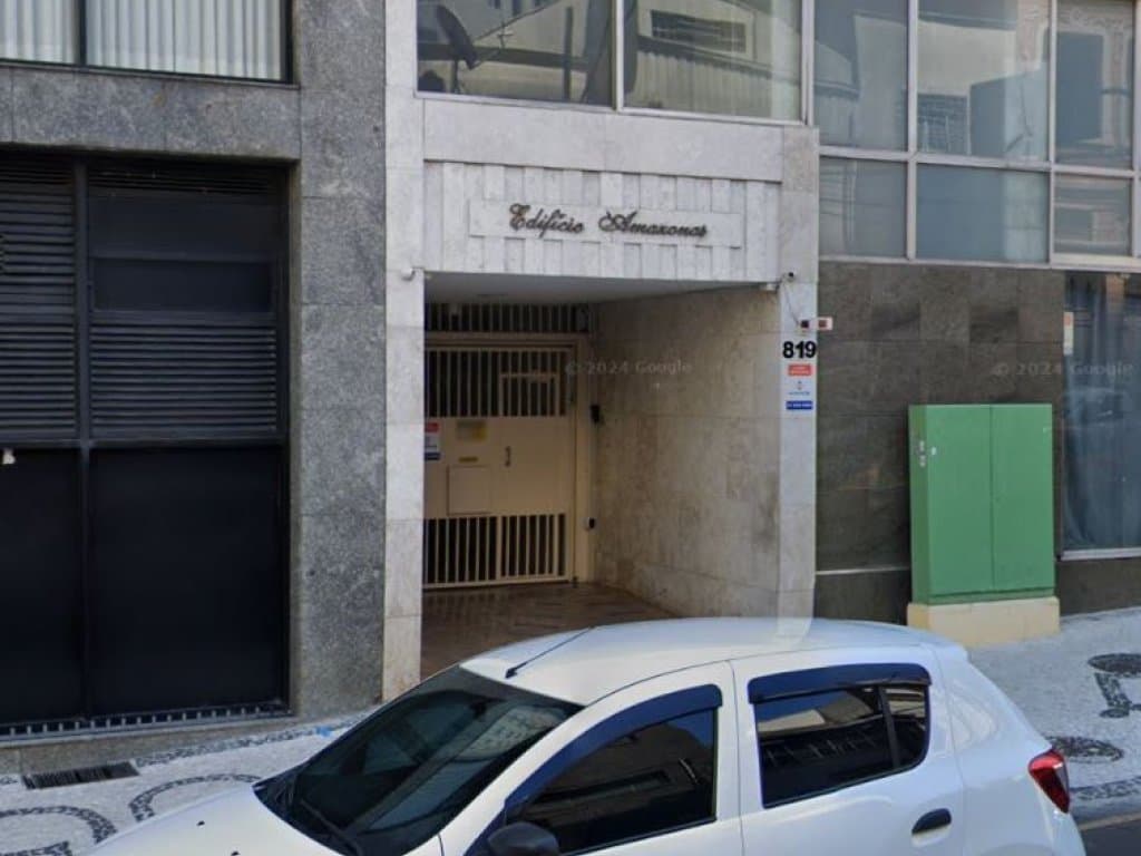 Foto 3 de 4: Apartamento em leilão em Curitiba - PR — Apartamento 399 m² (área global) com 01 vaga - Centro - Curitiba - PR