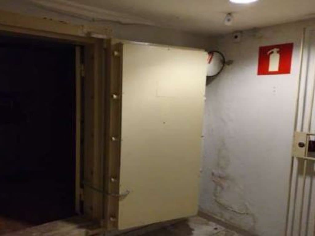 Foto 9 de 13: Comercial em leilão em Belo Horizonte - MG — Imóvel Comercial - Lojas 1 e 2 (Edifício Lyon) - Lourdes - Belo Horizonte - MG