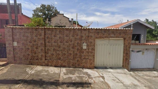 Foto 1 de 5: Casa em leilão em Tatuí - SP — Casa em Terreno de 297 m² - Vila Santa Helena - Tatuí - SP