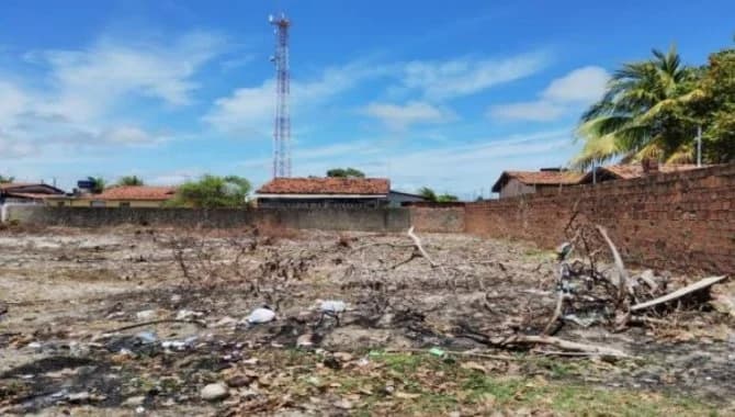 Foto 1 de 2: Terreno em leilão em Goiana - PE — Terreno 360 m² - Goiânia-PE - Rua Projetada, 120 - Distrito de Pontas de Pedras - Praia do Catuama