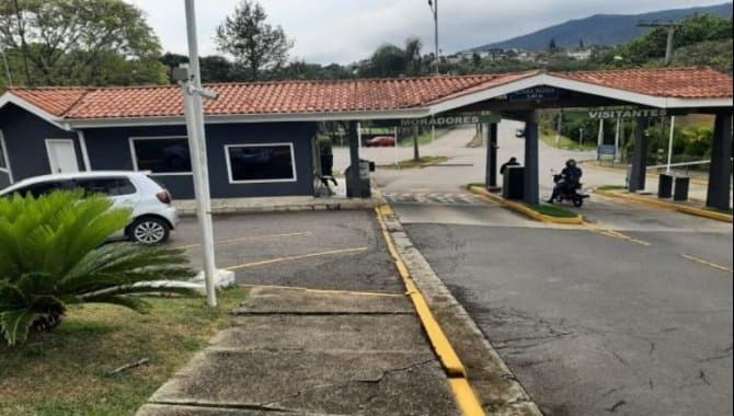 Foto 1 de 2: Casa em leilão em Atibaia - SP — Casa 730 m² - Atibaia-SP - Av. Santana, 2.555 - Condomínio Vale do Flamboyant - localização interna Rua dos Curiós, 220 - Jardim Flamboyant