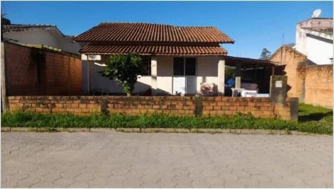 Foto 1 de 9: Casa em leilão em Tubarão - SC — Casa, Padrão, 0 Vaga(S) de Garagem