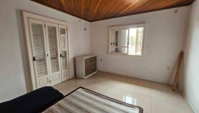 Foto 13 de 33: Casa em leilão em Canoas - RS — Casa, Padrão, 1 Vaga(S) de Garagem