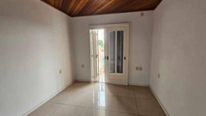 Foto 31 de 33: Casa em leilão em Canoas - RS — Casa, Padrão, 1 Vaga(S) de Garagem