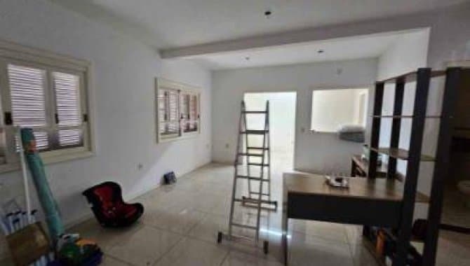 Foto 10 de 33: Casa em leilão em Canoas - RS — Casa, Padrão, 1 Vaga(S) de Garagem