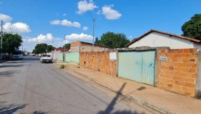 Foto 9 de 19: Casa em leilão em Urucuia - MG — Casa, Padrão, 0 Vaga(S) de Garagem