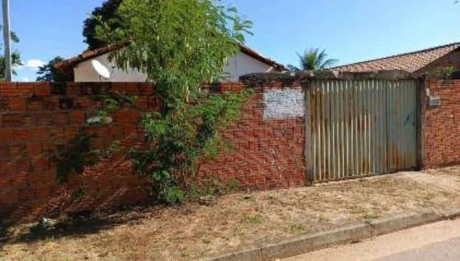 Foto 1 de 19: Casa em leilão em Urucuia - MG — Casa, Padrão, 0 Vaga(S) de Garagem