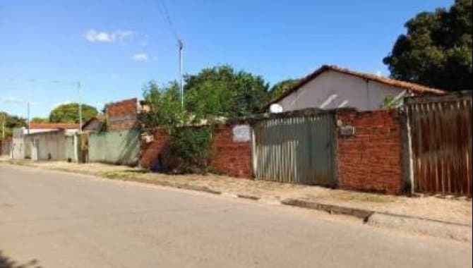 Foto 18 de 19: Casa em leilão em Urucuia - MG — Casa, Padrão, 0 Vaga(S) de Garagem
