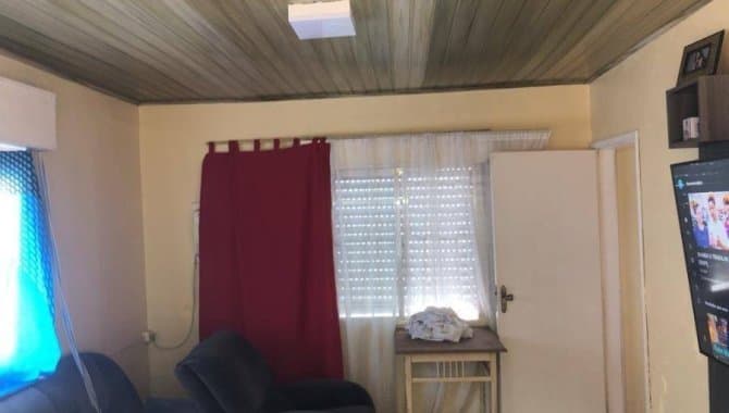 Foto 8 de 39: Casa em leilão em Pelotas - RS — Casa, Padrão, 2 Vaga(S) de Garagem