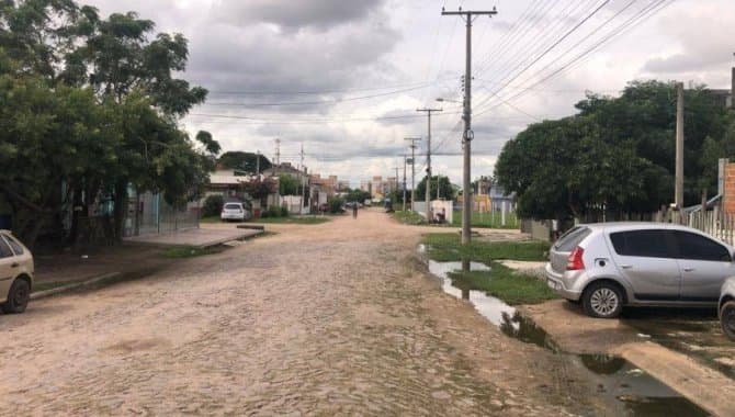 Foto 6 de 39: Casa em leilão em Pelotas - RS — Casa, Padrão, 2 Vaga(S) de Garagem