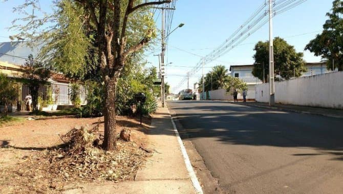 Foto 8 de 11: Casa em leilão em Cuiabá - MT — Casa, Padrão, 2 Vaga(S) de Garagem