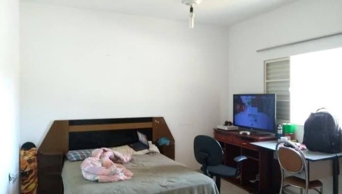 Foto 10 de 67: Casa em leilão em Guaiçara - SP — Casa, Padrão, 2 Vaga(S) de Garagem