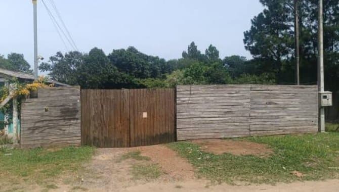 Foto 1 de 5: Casa em leilão em Viamão - RS — Casa, Padrão, 1 Vaga(S) de Garagem