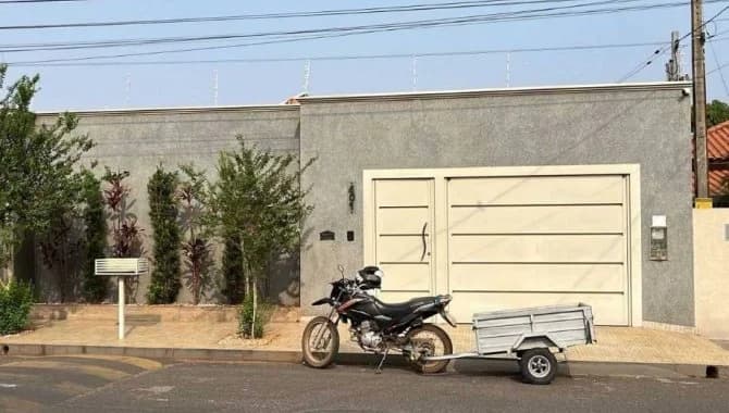 Casa em leilão em Macaubal - SP — Casa 216 m² - Centro - Macaubal - SP