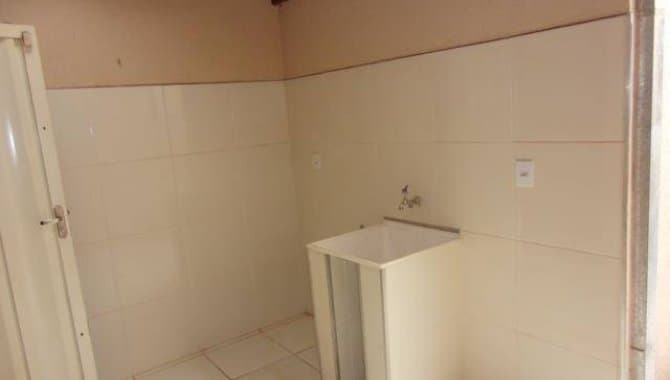 Foto 4 de 26: Casa em leilão em Jardinópolis - SP — Casa, Padrão, 1 Vaga(S) de Garagem
