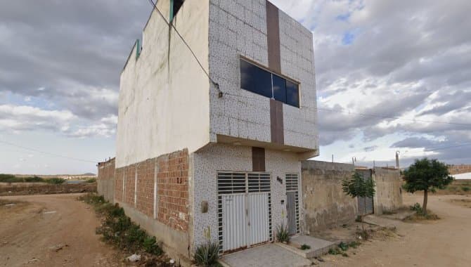 Casa em leilão em Santa Cruz Do Capibaribe - PE — Casa 176 m² - Dona Dom - Santa Cruz do Capibaribe - PE