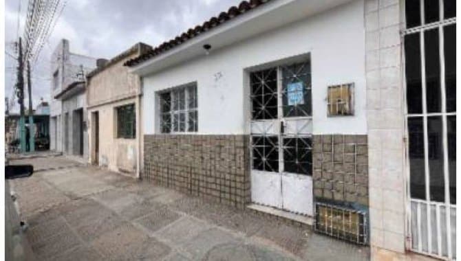 Foto 1 de 3: Casa em leilão em Maceió - AL — Casa, Padrão, 0 Vaga(S) de Garagem