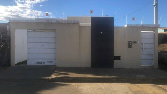 Foto 1 de 14: Casa em leilão em Vitória Da Conquista - BA — Casa, Padrão, 1 Vaga(S) de Garagem