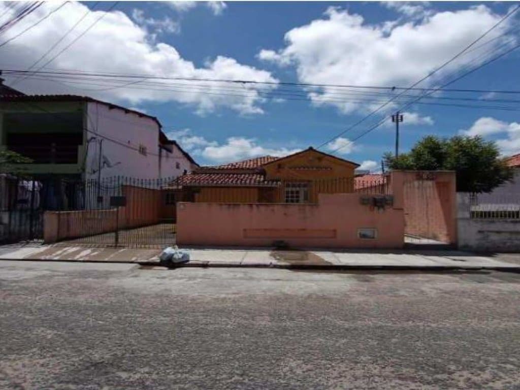 Foto 2 de 2: Casa em leilão em Fortaleza - CE — Casa 295 m² - Fortaleza-CE - Rua Pero Coelho, 954 - Centro