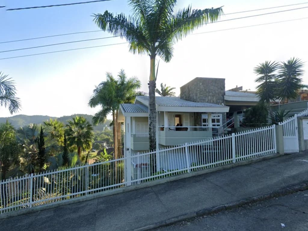 Foto 5 de 9: Casa em leilão em Brusque - SC — Casa 317 m² - Jardim Maluche - Brusque - SC