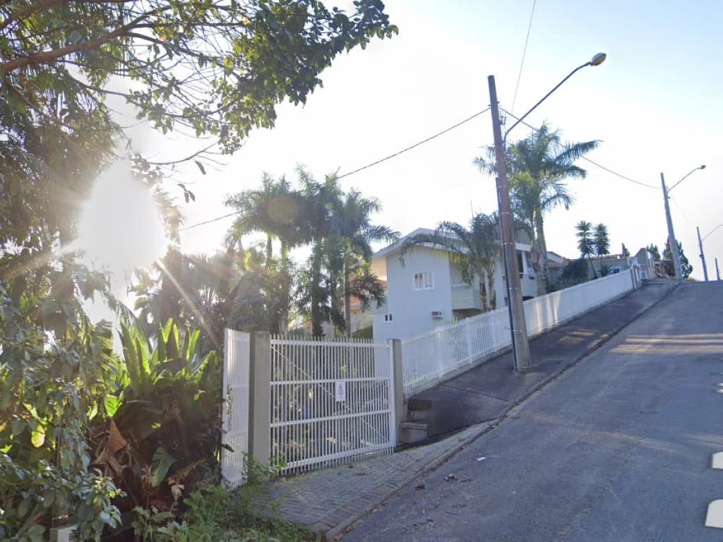 Foto 3 de 9: Casa em leilão em Brusque - SC — Casa 317 m² - Jardim Maluche - Brusque - SC