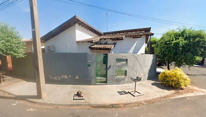 Foto 1 de 2: Casa em leilão em Votuporanga - SP — Casa 100 m² - Park Residencial Colinas - Votuporanga - SP