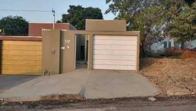 Foto 1 de 53: Casa em leilão em Caldas Novas - GO — Casa, Padrão, 1 Vaga(S) de Garagem