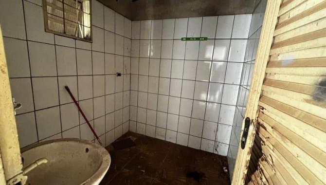 Foto 6 de 13: Casa em leilão em Goiânia - GO — Casa, Padrão, 2 Vaga(S) de Garagem
