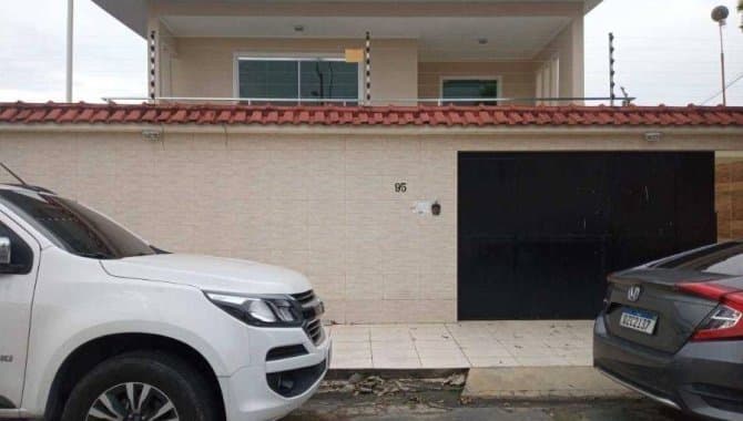 Foto 1 de 37: Casa em leilão em Manaus - AM — Casa, Padrão, 1 Vaga(S) de Garagem