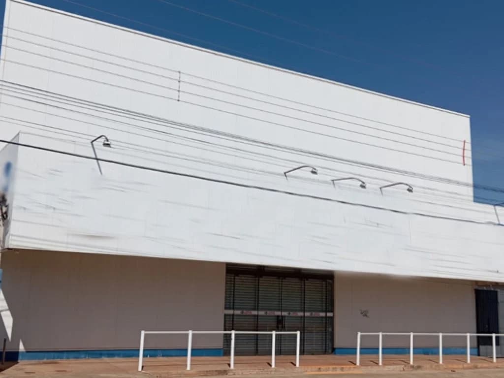 Foto 4 de 6: Comercial em leilão em Nova Andradina - MS — Imóvel Comercial e Residencial 800 m² - Centro - Nova Andradina - MS