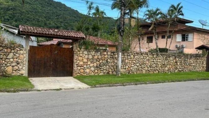 Foto 1 de 15: Casa em leilão em Caraguatatuba - SP — Casa 191 m² - Tabatinga - Caraguatatuba - SP